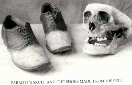 أبشع عقاب لمجرم: صنعوا من جمجمته منفضة سجائر ومن جلده حذاء صورة رقم 3