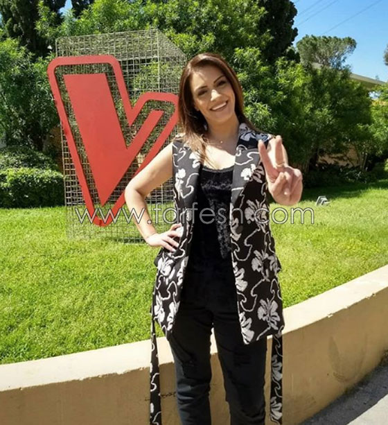 هالة مالكي غاضبة لأن ذا فويس يحجب الاصوات عنها، وأليسا توضح صورة رقم 4