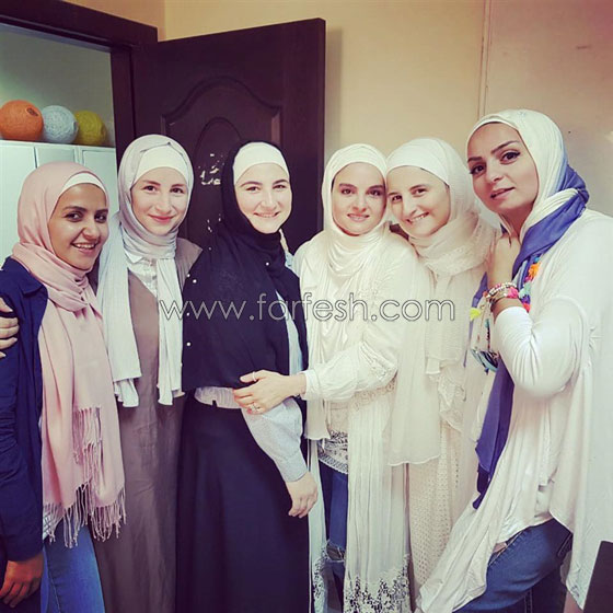 صور فنانتين عربيتين فاجاتا الجمهور وارتديتا الحجاب مع حلول رمضان صورة رقم 9