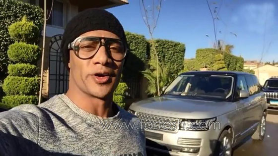 فيديو الفنان محمد رمضان يتعامل بعفوية في كواليس مسلسل ( نسر الصعيد) صورة رقم 6