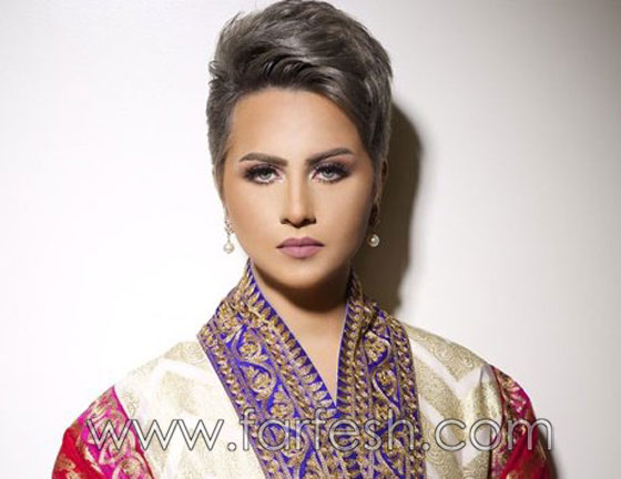 صورة فنانة شهيرة في طفولتها فهل تغيرت كثيرا؟ ومن هو الصديق الواقف بجانبها؟ صورة رقم 3