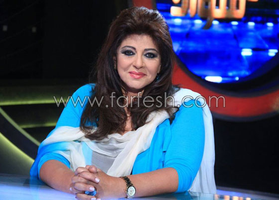 الفنانة المسيحية هالة صدقي تستقبل رمضان داخل المسجد وتؤكد وحدة المصريين صورة رقم 4