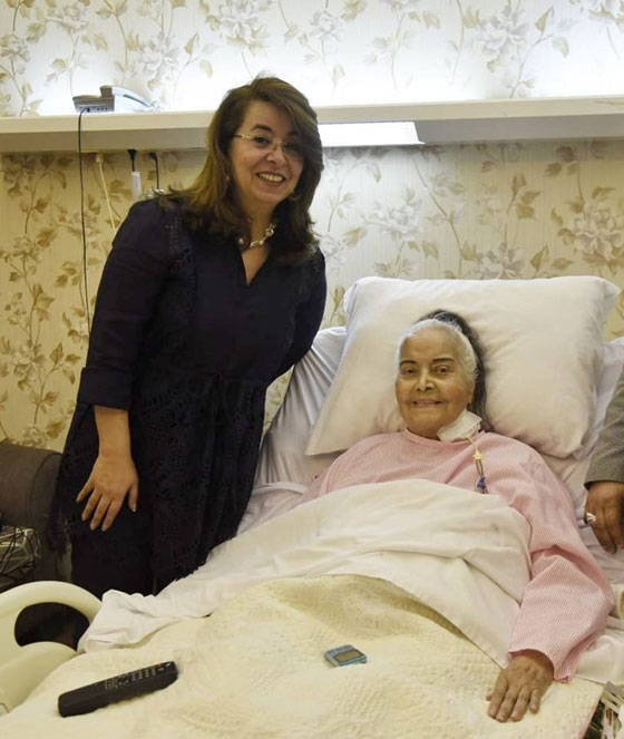 صور مديحة يسري، 99 عاما، قبل نقلها للمستشفى العسكري صورة رقم 2