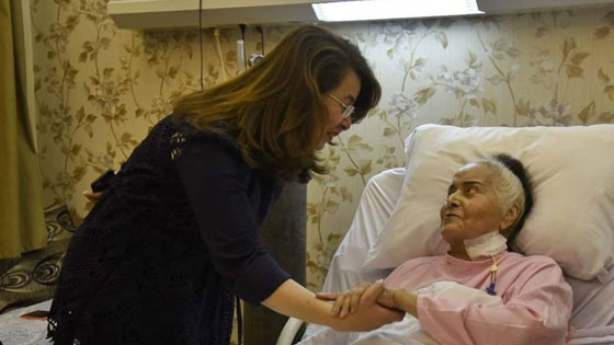 صور مديحة يسري، 99 عاما، قبل نقلها للمستشفى العسكري صورة رقم 3