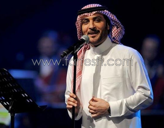 فيديو صادم: فتاة تقتحم مسرح عكاظ وتحتضن ماجد المهندس والشرطة تعتقلها صورة رقم 14