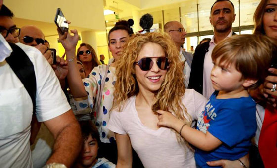 فيديو وصور شاكيرا تحيي لبنان مع ابنها بالعربية وتغني بأجواء (سحرية) صورة رقم 7