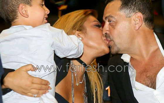 صور قبلات رومانسية من الفنانات لأزواجهن أثارت ضجة كبيرة صورة رقم 3