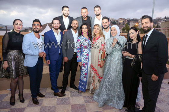 ديانا كرزون تهين محمد عساف ومنذر رياحنة وتطردهم من مكانهم بمهرجان الفحيص! صورة رقم 1