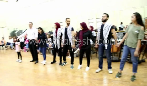 الفنانة الفلسطينية دلال أبو آمنة تبدع بمهرجان مصر والاحتلال يزعم أنها إسرائيلية! صورة رقم 5