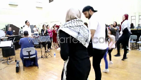 الفنانة الفلسطينية دلال أبو آمنة تبدع بمهرجان مصر والاحتلال يزعم أنها إسرائيلية! صورة رقم 8