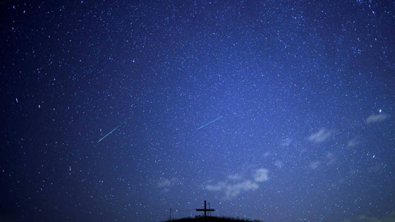 بالفيديو والصور.. لقطات مدهشة لزخة الشهب السماوية صورة رقم 3 بالفيديو والصور.. لقطات مدهشة لزخة الشهب السماوية صورة رقم 3