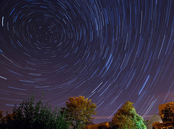 بالفيديو والصور.. لقطات مدهشة لزخة الشهب السماوية صورة رقم 7 بالفيديو والصور.. لقطات مدهشة لزخة الشهب السماوية صورة رقم 7