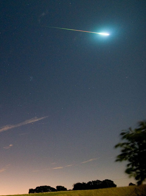 بالفيديو والصور.. لقطات مدهشة لزخة الشهب السماوية صورة رقم 9 بالفيديو والصور.. لقطات مدهشة لزخة الشهب السماوية صورة رقم 9