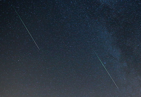 بالفيديو والصور.. لقطات مدهشة لزخة الشهب السماوية صورة رقم 12 بالفيديو والصور.. لقطات مدهشة لزخة الشهب السماوية صورة رقم 12