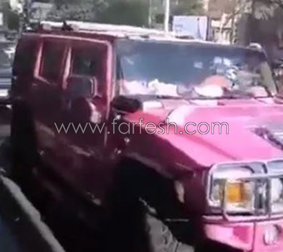 نجمة لبنانية تنهار بعد أن أوقفتها القوى الأمنية واحتجزت سيارتها صورة رقم 4