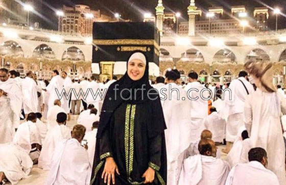 بالصور: نجوم الفن يؤدون فريضة الحج.. صورة رقم 9