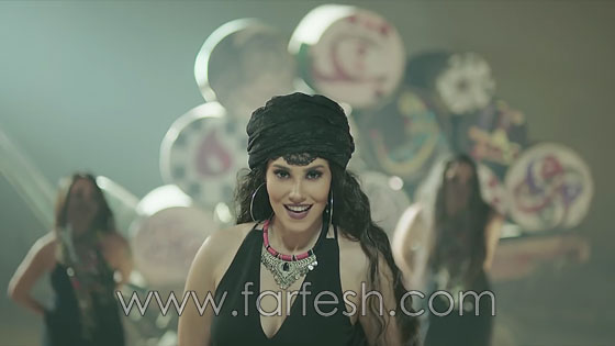 الفنانة المغربية طاهرة تطلب يد حبيبها وتحقق مليون مشاهدة لفيديو أغنية (هدا حدا) بـ 3 أيام صورة رقم 3