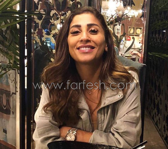 بالصور: عمرو دياب في الجونة ينطلق بدراجة هوائية وتلاحقه دينا الشربيني صورة رقم 16