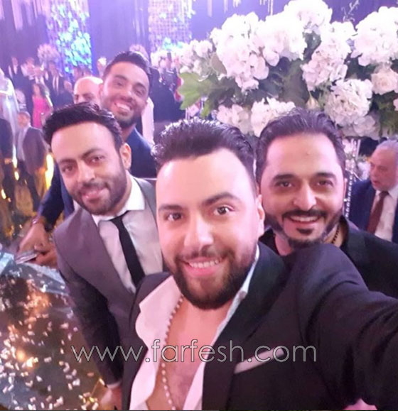  فيديو فرح ابن محسن جابر: تامر حسنى يغني مع مصطفى قمر وإيهاب توفيق   صورة رقم 5