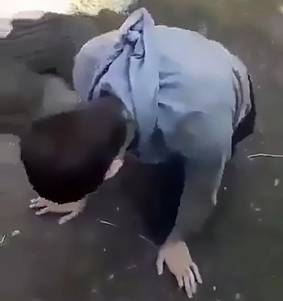 رجل أوكراني يقتل نفسه بالخطأ في اختبار لسترة مضادة للرصاص! فيديو صورة رقم 4