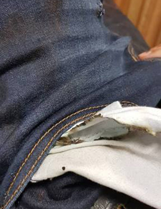 فيديو وصور: هاتف آيفون ينقذ شرطيا من رصاصة قاتلة في تايلاند! صورة رقم 8