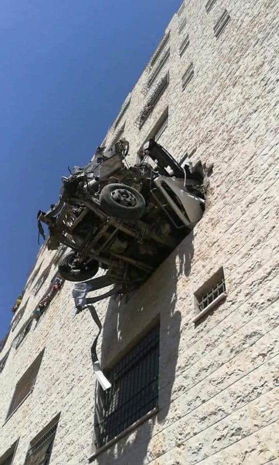 مصرع شخصين بحادث سير غريب في نابلس صورة رقم 3