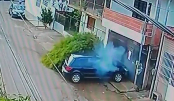 فيديو صادم: فتاة متهوّرة بدون رخصة قيادة تصدم سائق درّاجة نارية صورة رقم 2