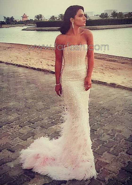 صور النجمات بفساتين سهرة بلون بيج فاتح (نيود): ما رأيك باطلالتهن؟ صورة رقم 4
