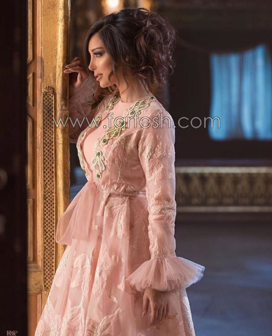صور النجمات بفساتين سهرة بلون بيج فاتح (نيود): ما رأيك باطلالتهن؟ صورة رقم 3