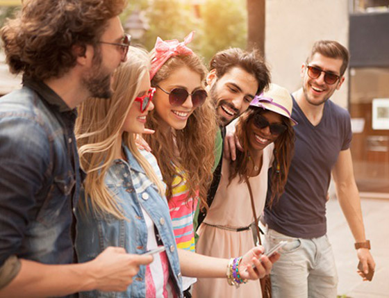 5 أبراج هم ملوك وملكات الحياة الإجتماعية.. هل أنت من بينها؟ صورة رقم 1