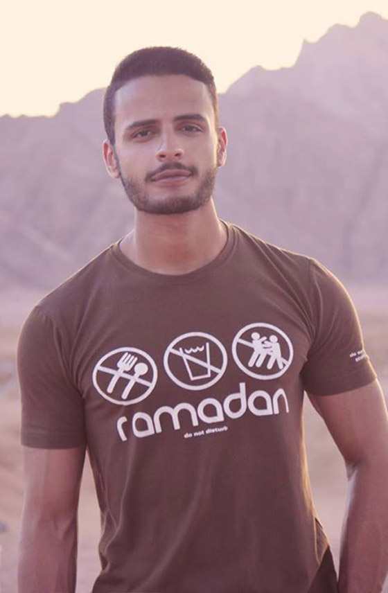 فنان مصري يقرر الانتحار ويودع محبيه باكيا في آخر فيديو له! صورة رقم 10