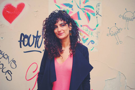 الفنانة النصراوية الفلسطينية ربى شمشوم تحمل (مادلين) من القاهرة لباريس صورة رقم 9