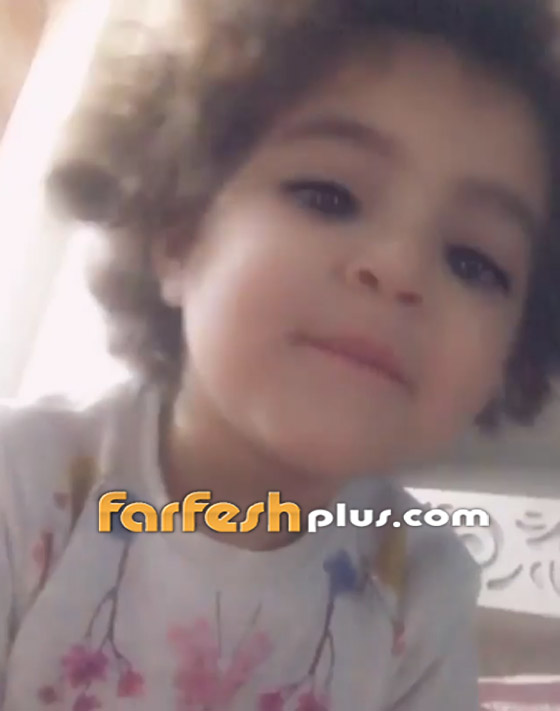بالفيديو: طفلة صغيرة تبهر الفنان تامر حسني بادائها (عيش بشوقك).. صورة رقم 2