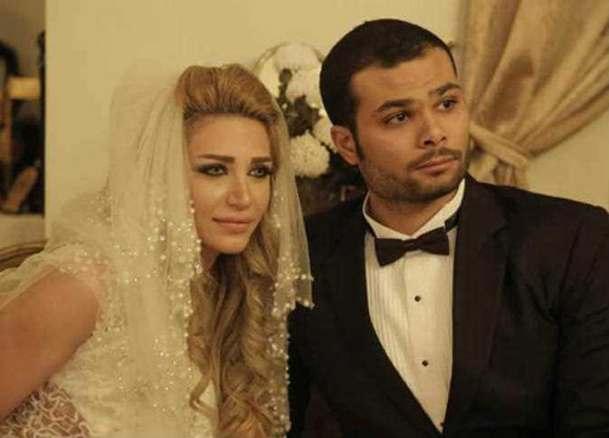 ملكة جمال سوريا سارة نخلة تخلع زوجها الممثل المصري أحمد عبد الله محمود صورة رقم 6
