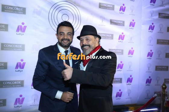  محمد رمضان يهدي جائزته للزعيم وحسن الرداد يهديها للراحل نور الشريف صورة رقم 17