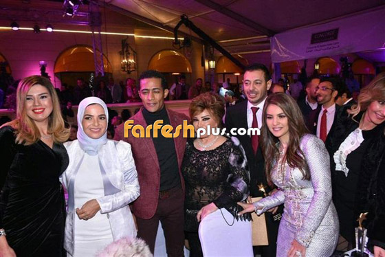  محمد رمضان يهدي جائزته للزعيم وحسن الرداد يهديها للراحل نور الشريف صورة رقم 18