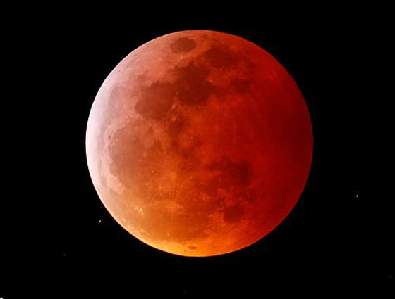 بالفيديو.. رصد وميض غامض على سطح القمر أثناء خسوفه الدامي! صورة رقم 8 بالفيديو.. رصد وميض غامض على سطح القمر أثناء خسوفه الدامي! صورة رقم 8