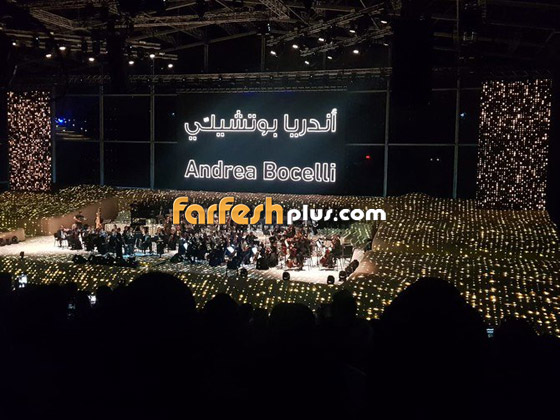 فيديو وصور أندريا بوتشيلي بالسعودية يفاجئ الجمهور بالغترة.. صورة رقم 11