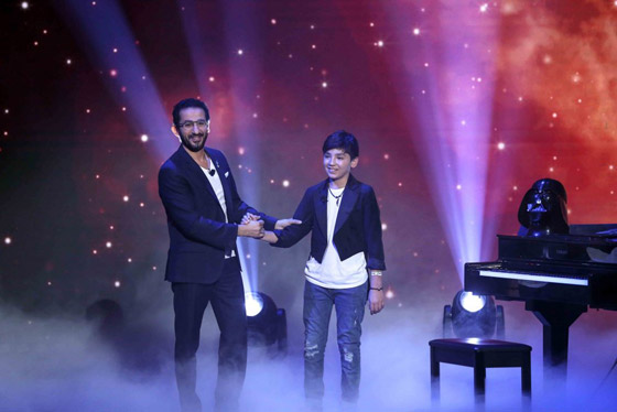 فيديو طفل عراقي موهوب يلحن ويعزف ويشبّه نفسه بـ موزارت وبيتهوفن  صورة رقم 1