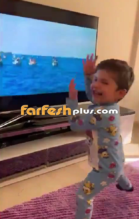 طفل متحمس جدا لمشاهدة فيديو كليب نجوى كرم.. شاهد رد فعله الطريف صورة رقم 5