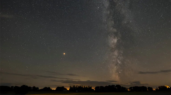 الليلة: انظروا إلى السماء وشاهدوا زحل والمشتري والزهرة معا صورة رقم 7
