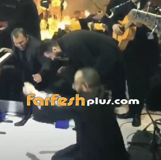 بالفيديو: تامر حسني في نوبة ضحك هستيرية على المسرح.. ما السبب؟ صورة رقم 4