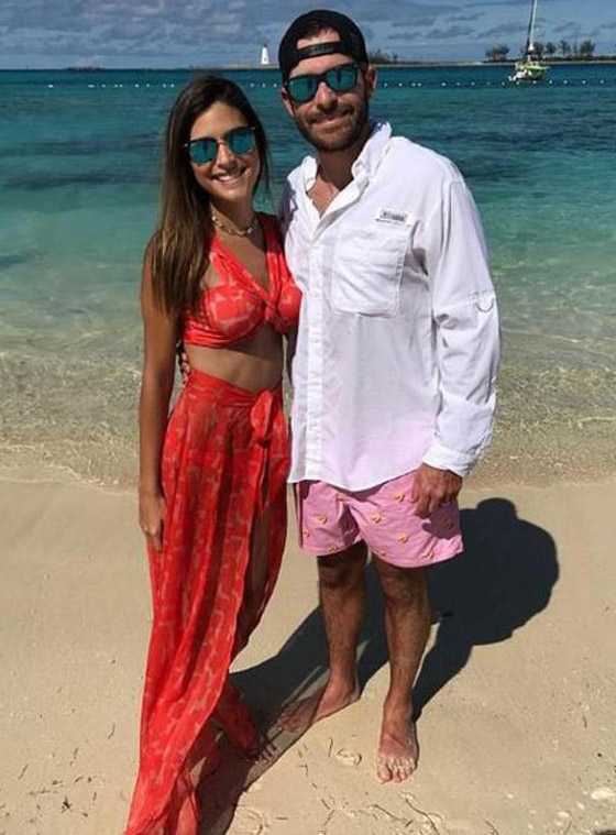 عروسان يتأخران عن موعد انطلاق سفينتهما في شهر عسلهما فيحصل الكابوس! صورة رقم 7