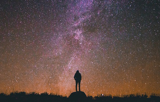 هذه الأبراج تحب حياة الليل وتجد طاقة أفضل في الظلام.. هل أنت من بينها؟ صورة رقم 2