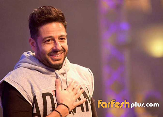  بالفيديو: محمد حماقي في أولى حفلاته بعد العملية يغني جالسا على كرسي صورة رقم 4