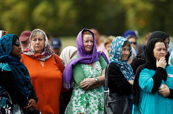 صحيفة في نيوزيلندا تنشر على غلافها كلمة ((سلام)) بالعربية صورة رقم 6