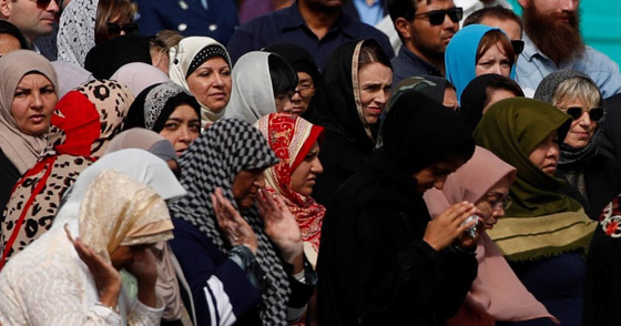 صحيفة في نيوزيلندا تنشر على غلافها كلمة ((سلام)) بالعربية صورة رقم 14