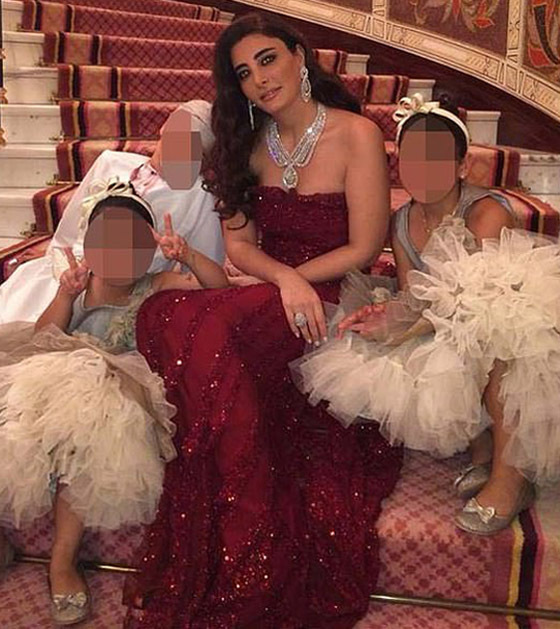 الحكم على ثري عُماني بالسجن ودفع 25 مليون جنيه استرليني لطليقته الحسناء صورة رقم 4
