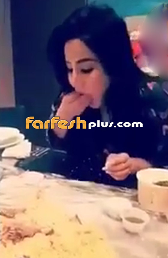 بعد فيديو لجين عمران تأكل الأرز بيدها، أسيل عمران تلعق الحلوى كالأطفال صورة رقم 5