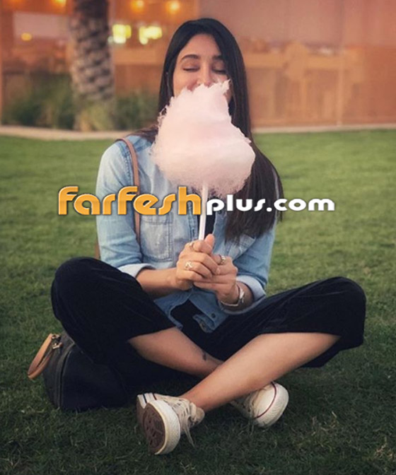 بعد فيديو لجين عمران تأكل الأرز بيدها، أسيل عمران تلعق الحلوى كالأطفال صورة رقم 3